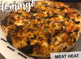 Domingo Pizza food