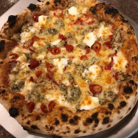Domingo Pizza food