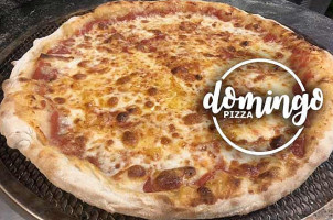 Domingo Pizza food