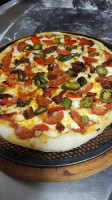 Domingo Pizza food