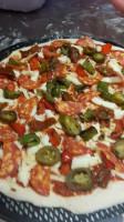 Domingo Pizza food