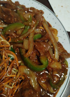 Lee's Cantonese Kitchen food