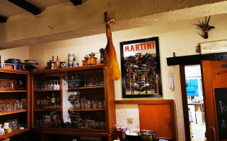 Chez Henri Ardennais inside