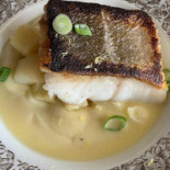 Les Hortensias Du Lac food