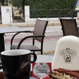 Pizzeria La Luna outside