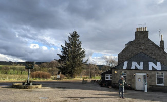 Kildrummy Inn outside