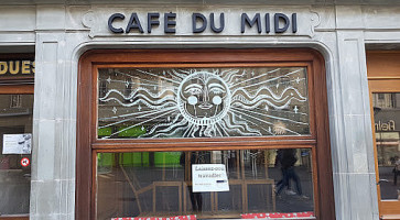 Cafe du Midi outside