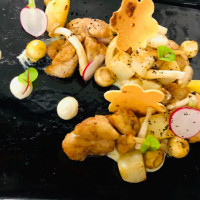 Les Doux Ragots food