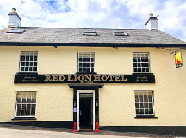 The Red Lion outside