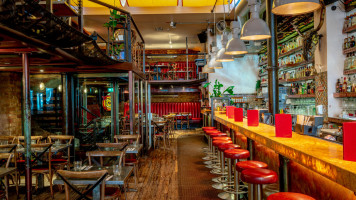 Maxwell's Piazza Brasserie inside