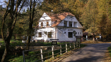 Hostinec U Rozvědčíka outside