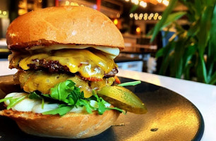 Gastropub Betony food