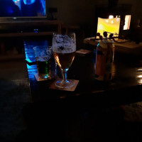 Au 14 Février inside