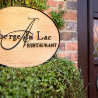 Auberge Du Lac outside