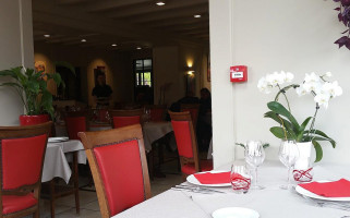 La Clef des Champs inside