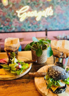 Manhattan Georgette drink