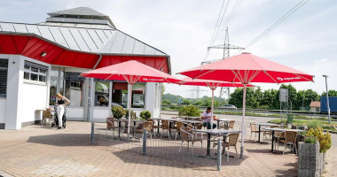 Serways Raststätte Dannstadt West outside