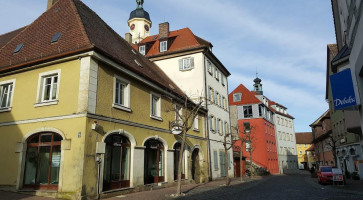 Pizzeria Calabria outside