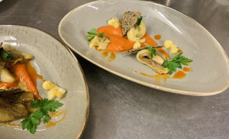 Taverna Weinlokal Kraßnitzer food