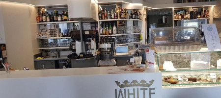 White Bar and Restaurant