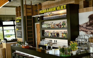 Puur Aan De Vliet inside