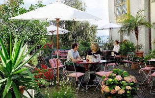 Mozart Rorschach outside