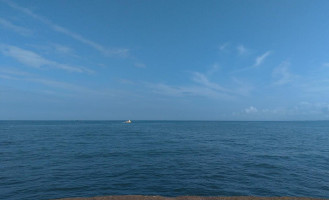 Pier Red outside
