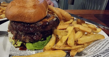 Cwm Talwg Public House food