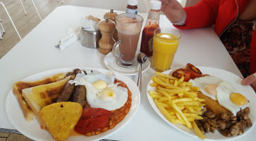 Luna Coffee House food