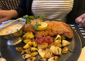 Goldener Hirsch food