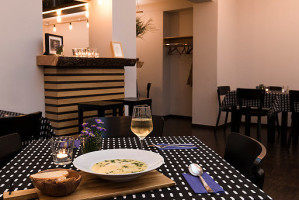 Goldener Hirsch inside