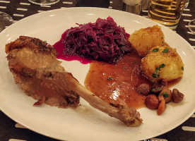 Goldener Hirsch food