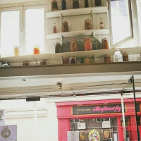 Petits Plats de Marc outside