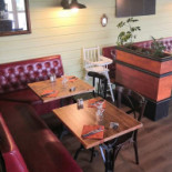 C'est La Base inside