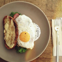 Federal Cafe Parlament food