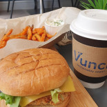 Vunch Café food