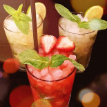 Herry Trattoria, Pizzería Y Cocktail drink