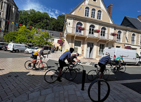 Le Longchamps outside