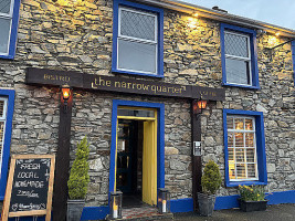 The Narrow Quarter Bistro Coffeehouse outside