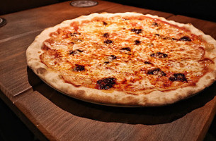 Brew Wild Pizza food