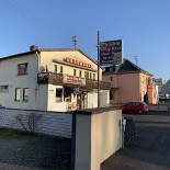 Sahin Kebap Haus outside