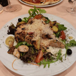 Pizzeria La Piazza food