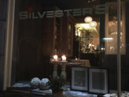 Silvester's inside