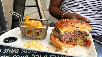 La Factory Burger food