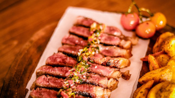 Come Na Gaveta Gastrobar inside