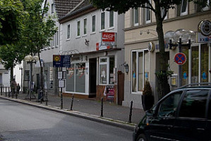 Stefano's Pizza outside