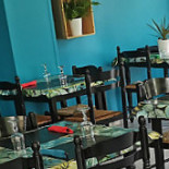 Le Lac Des Saules food