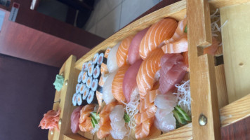 Le Sushido food