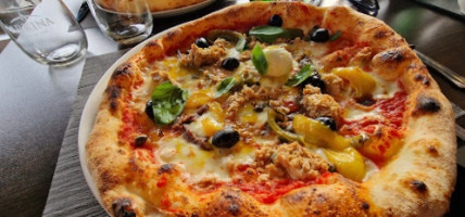 Pizzeria La Rive food