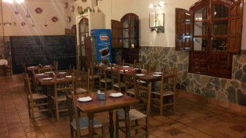 Bodegon El Pato inside